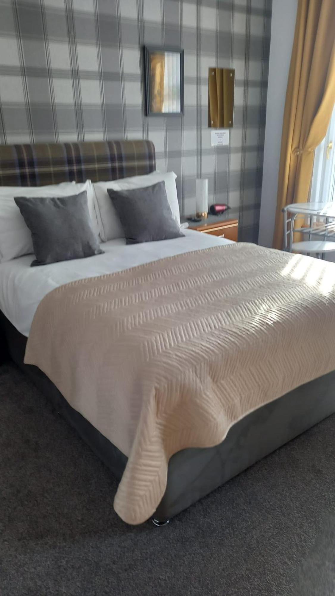 אינברנס Fairfield Townhouse Guest House מראה חיצוני תמונה